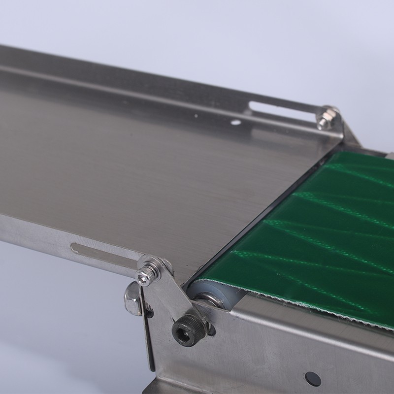 Automatic Perfume Filling Machines with Conveyor Belts