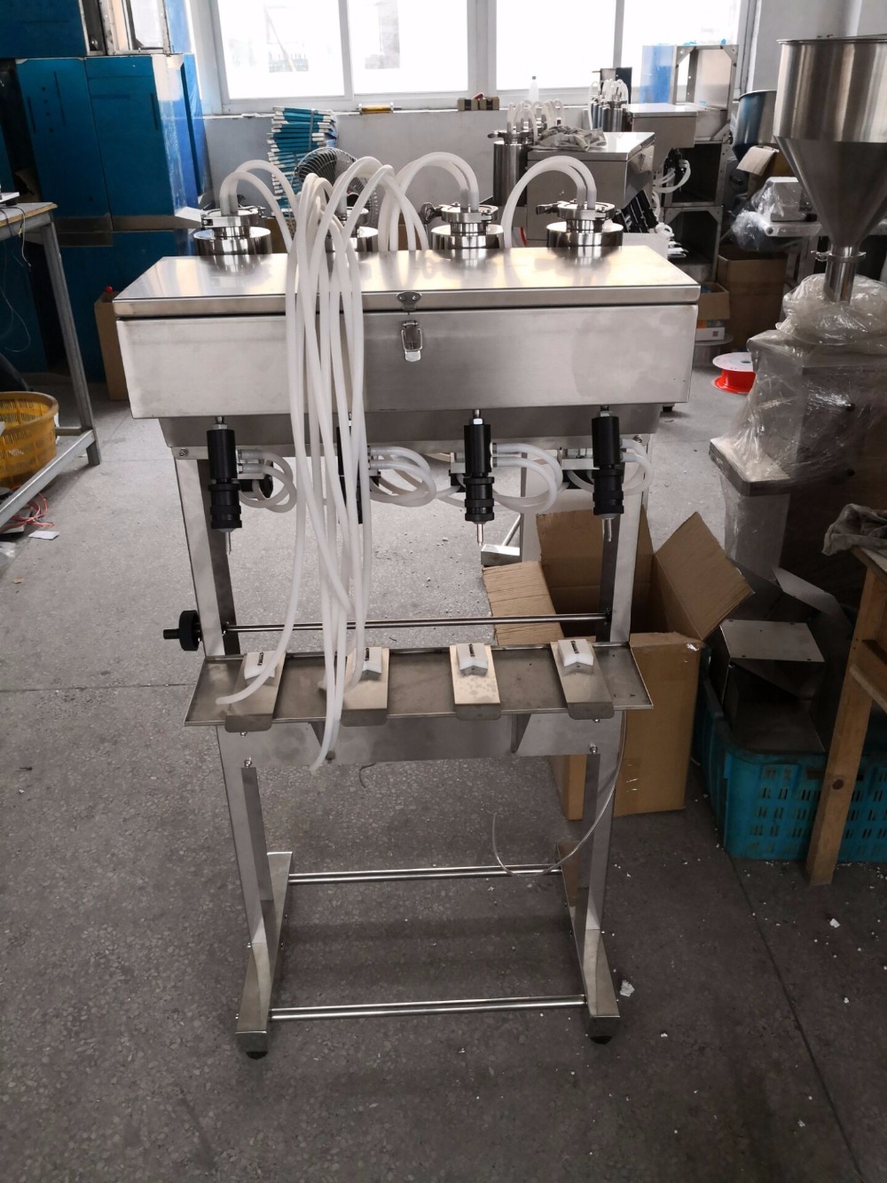 Four Heads Perfume Filling Machines